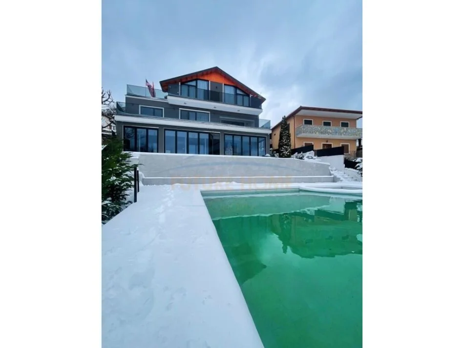 Pogradec, jepet me qera Vile 2 Katshe Kati 2, 350 m² 5.000 € 