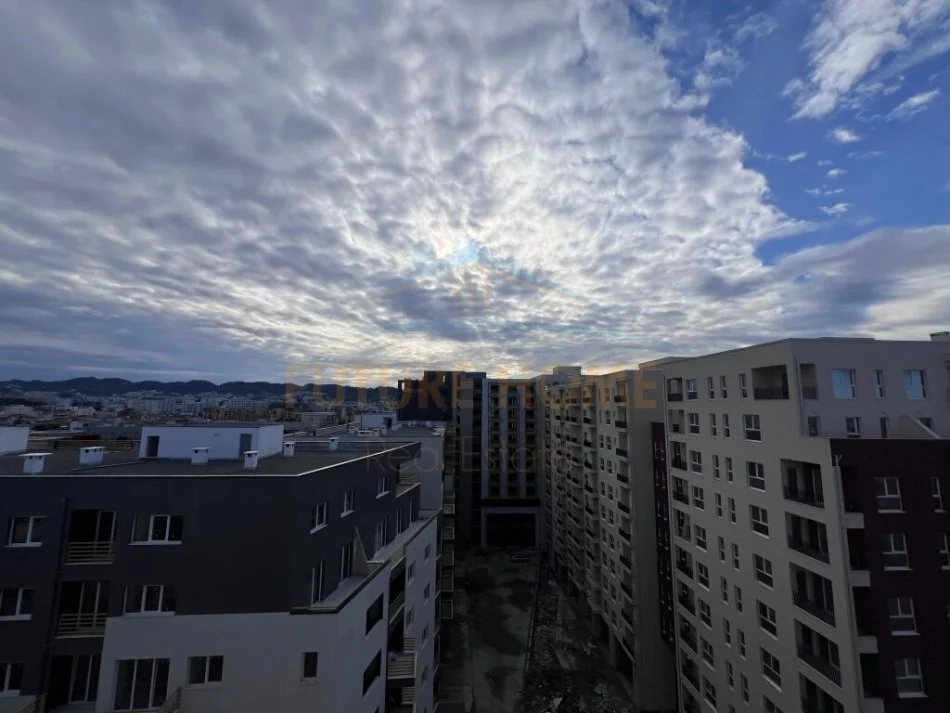 Tirane, shitet apartament 1+1 Kati 9, 65 m² 104.000 € (Aura)