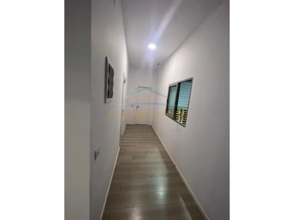 Tirane, shitet ambjent biznesi Kati 0, 800 m² 600.000 € (Autostrada Tirane-Durres)