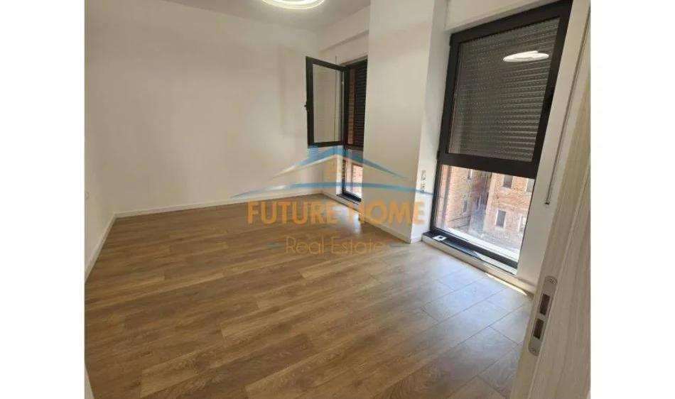 Jepet me qera ambjent biznesi Kati 1, 75 m² 950 € (Rruga Myslym Shyri)