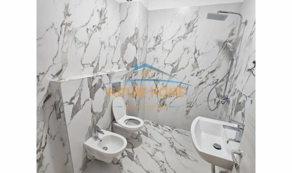 Jepet me qera ambjent biznesi Kati 1, 75 m² 950 € (Rruga Myslym Shyri)