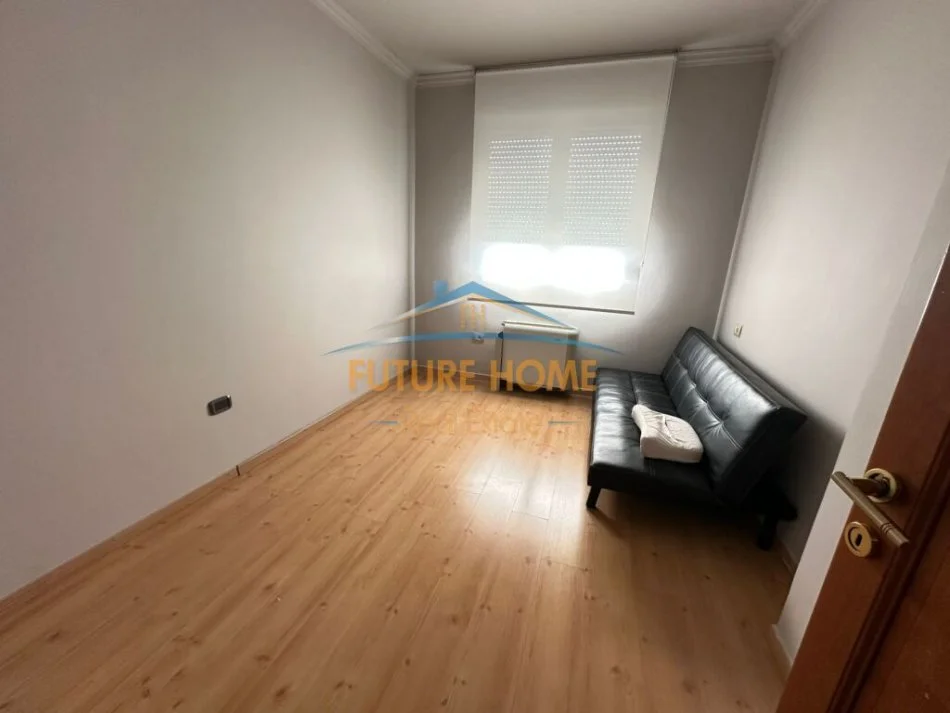 Tirane, jepet me qera apartament 2+1 Kati 7, 114 m² 1.500 € (Blloku)