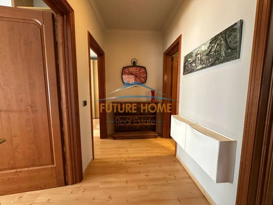 Tirane, jepet me qera apartament 2+1 Kati 7, 114 m² 1.500 € (Blloku)