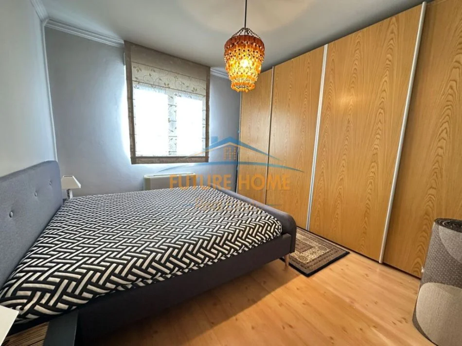 Tirane, jepet me qera apartament 2+1+Ballkon Kati 7, 1.500 € (Bllok në Rrugën Abdyl Frashëri)