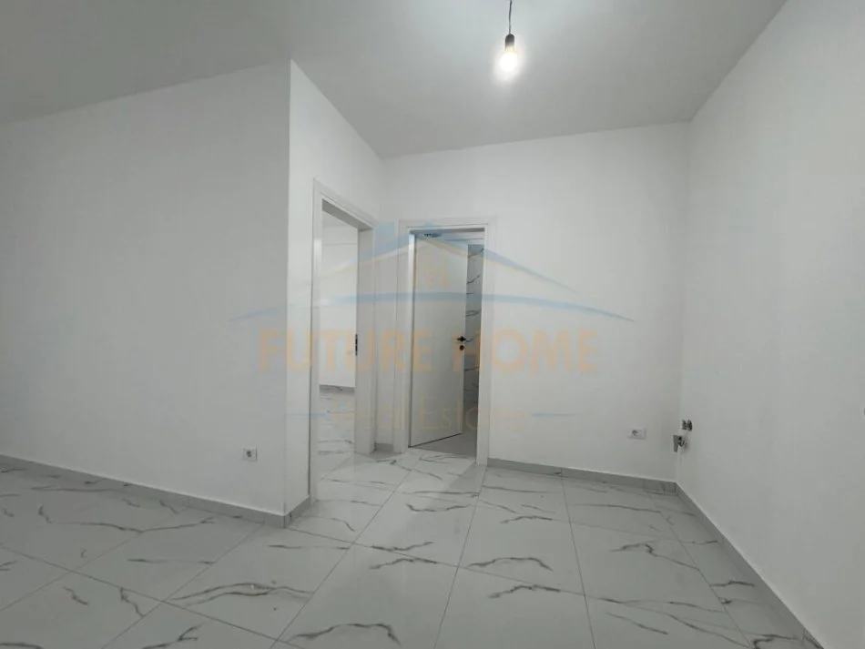 Durres, shitet apartament 1+1+Ballkon Kati 5, 67 m² 95.000 € (mali i robit)