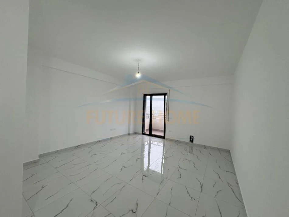 Durres, shitet apartament 1+1+Ballkon Kati 5, 68 m² 95.000 € (Mali i Robit, Golem)