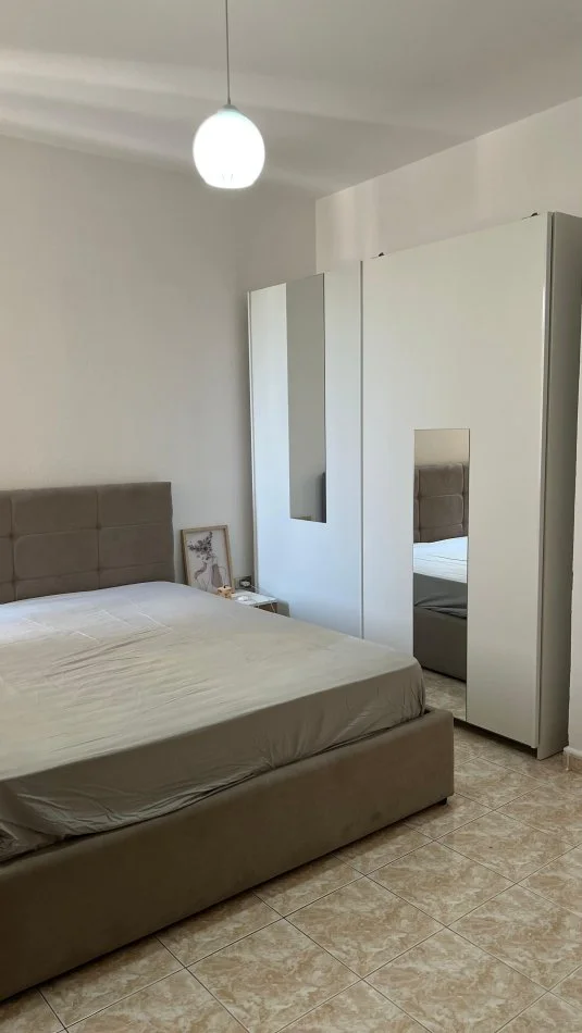Tirane, jepet me qera apartament 1+1+Ballkon Kati 6, 60 m² 550 € (Zogu i zi)