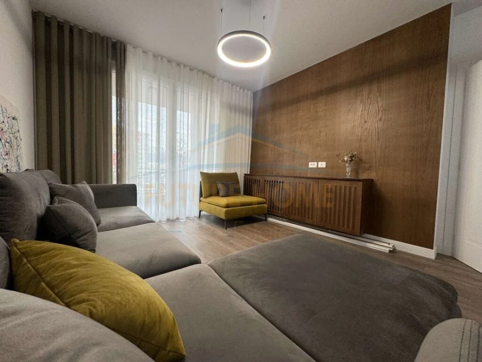 Tirane, jepet me qera apartament 2+1+Ballkon Kati 3, 105 m² 650 € (Unaza e Re)