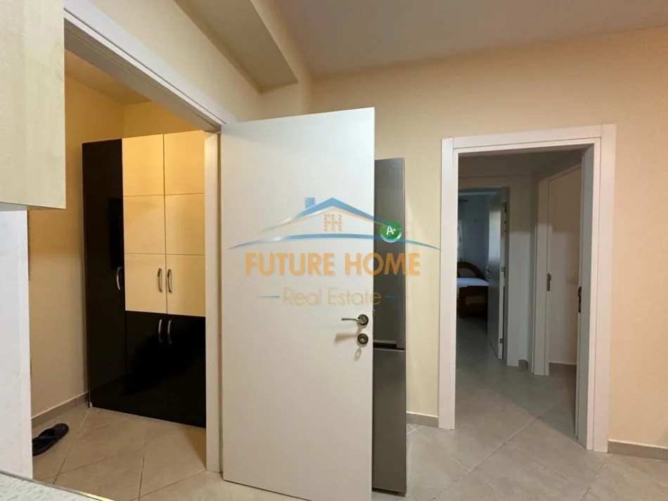 Tirane, jepet me qera apartament 2+1+Ballkon Kati 3, 80 m² 560 € (Rruga Bill Klinton)