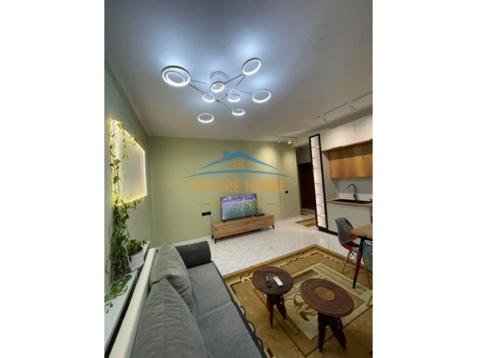 Tirane, jepet me qera apartament 1+1+Ballkon Kati 3, 65 m² 550 € (Kodra e Diellit)