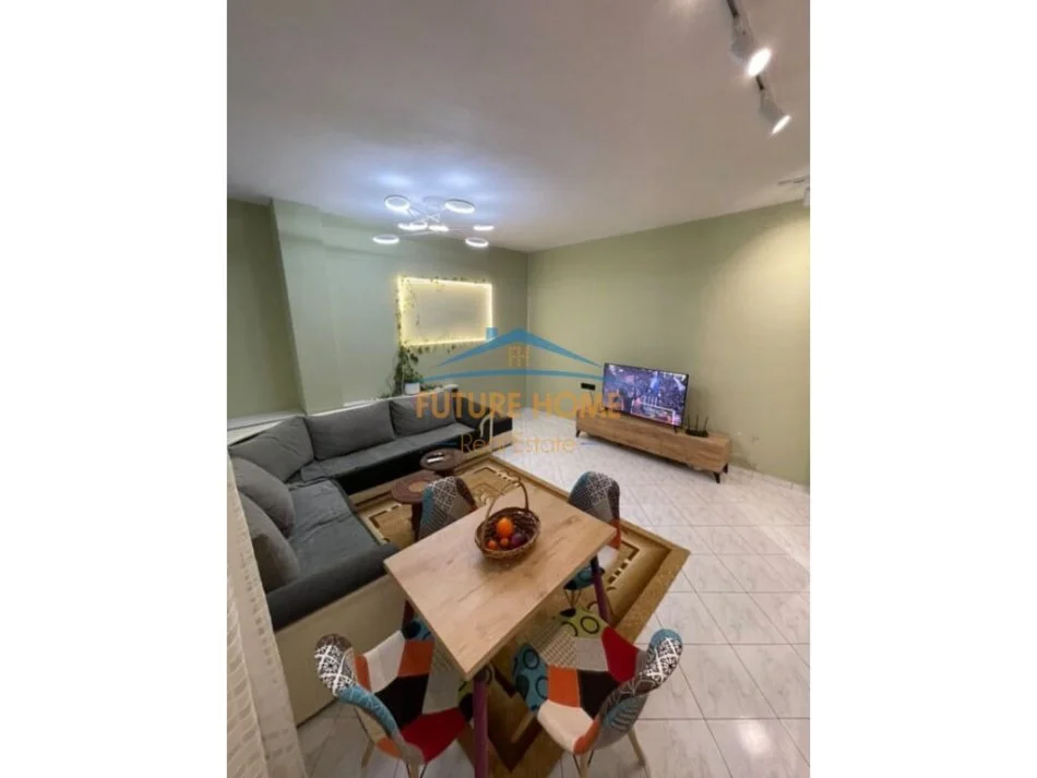 Tirane, jepet me qera apartament 1+1+Ballkon Kati 3, 65 m² 550 € (Kodra e Diellit)