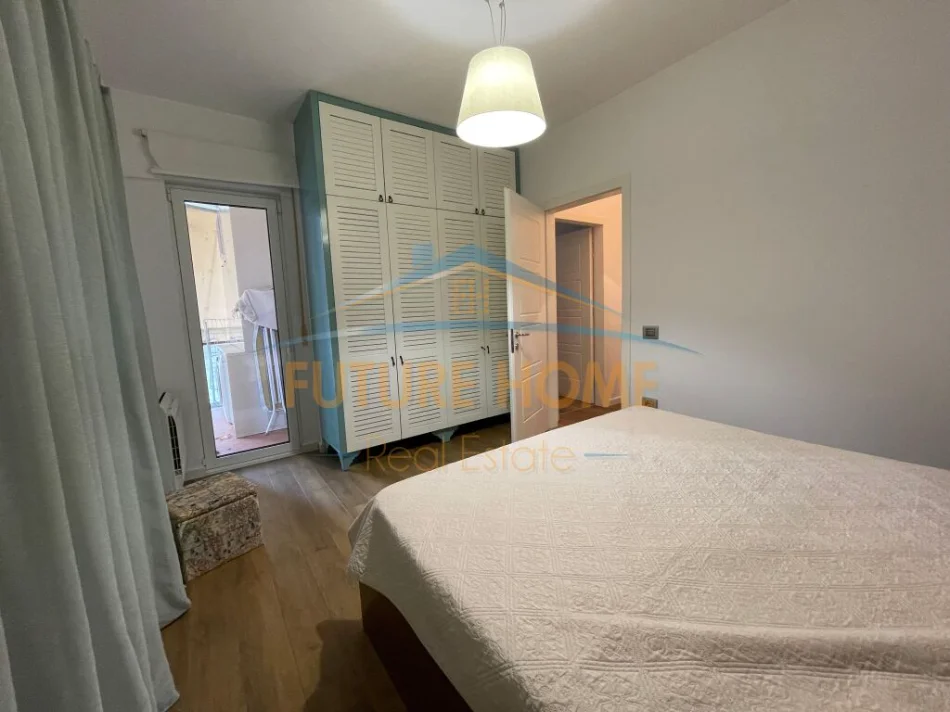 Tirane, jepet me qera apartament 2+1 Kati 2, 96 m² 950 € (Liqeni i thate)