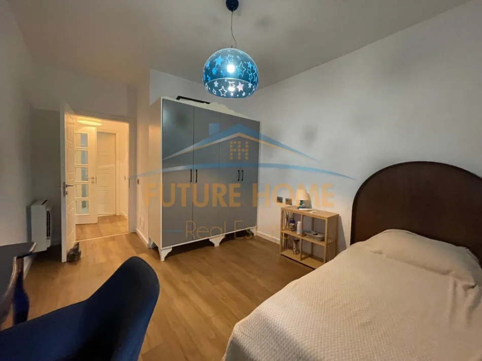 Shqiperi, jepet me qera apartament 2+1 Kati 2, 96 m² 950 € (Liqeni i thate)