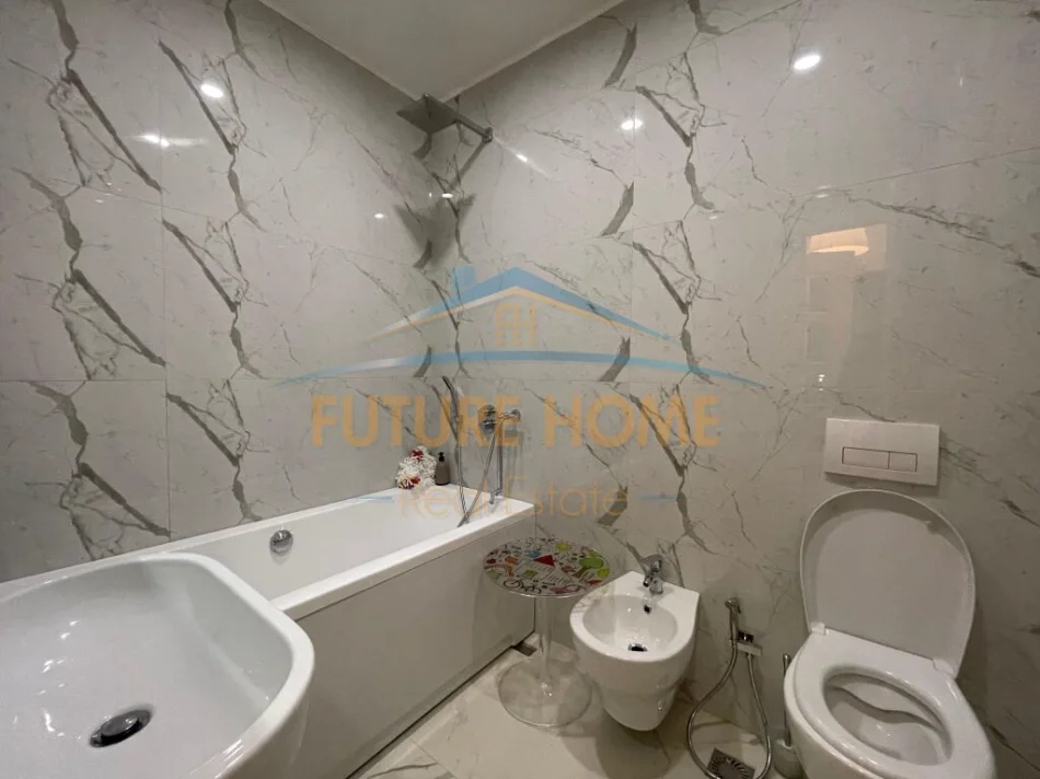 Tirane, jepet me qera apartament 2+1 Kati 2, 96 m² 950 € (liqeni i thate)