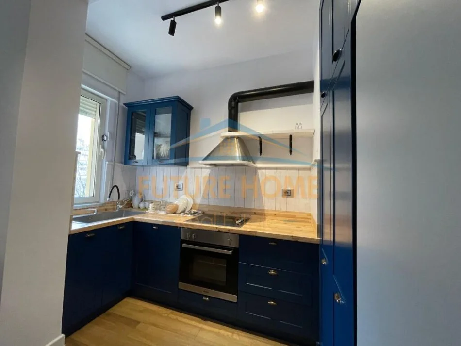 Tirane, jepet me qera 2+1+Aneks+Ballkon Kati 2, 96 m² 1.000 € (Liqeni i Thate)