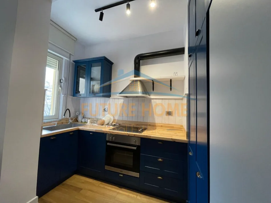 Tirane, jepet me qera apartament 2+1 Kati 2, 96 m² 950 € (liqeni i thate)