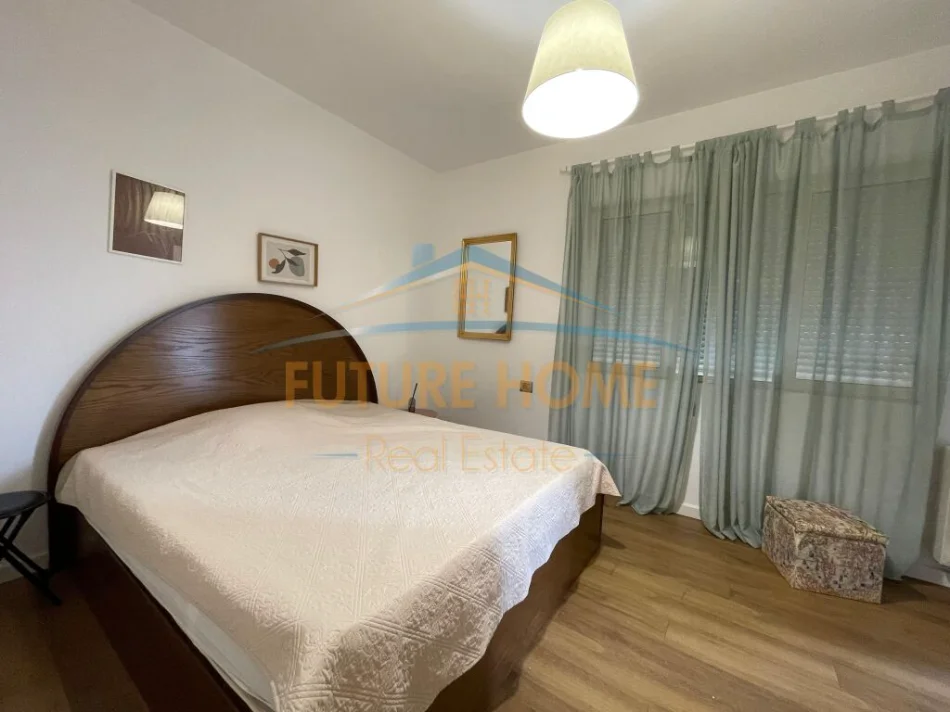 Tirane, jepet me qera apartament 2+1 Kati 2, 96 m² 950 € (Liqeni i thate)