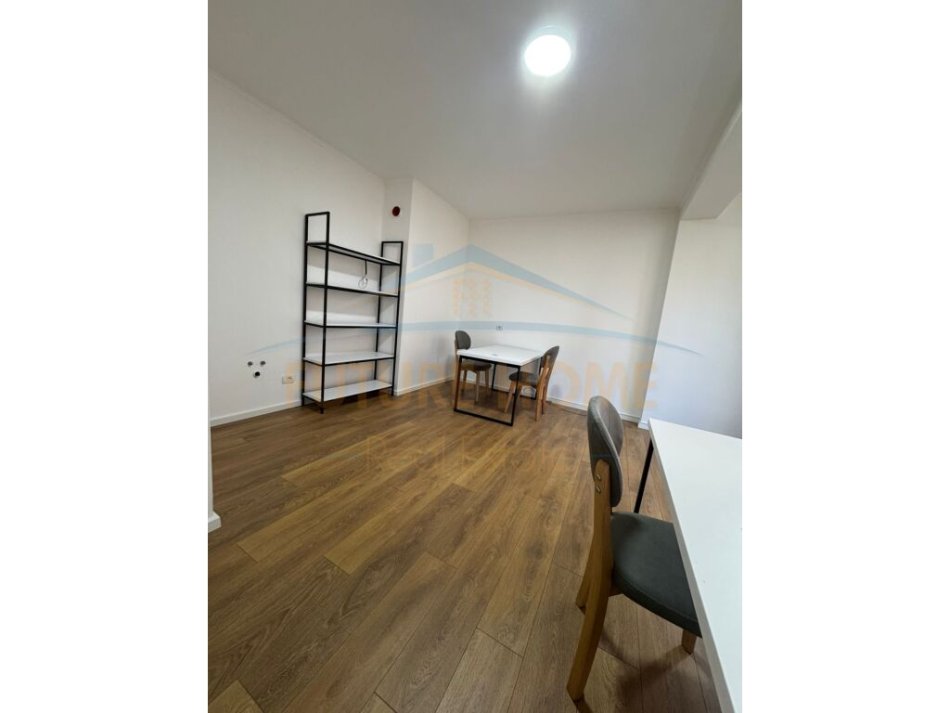 ALF48299 Tirane, jepet me qera zyre Kati 3, 60 m² 800 € (Rruga e Elbasanit)