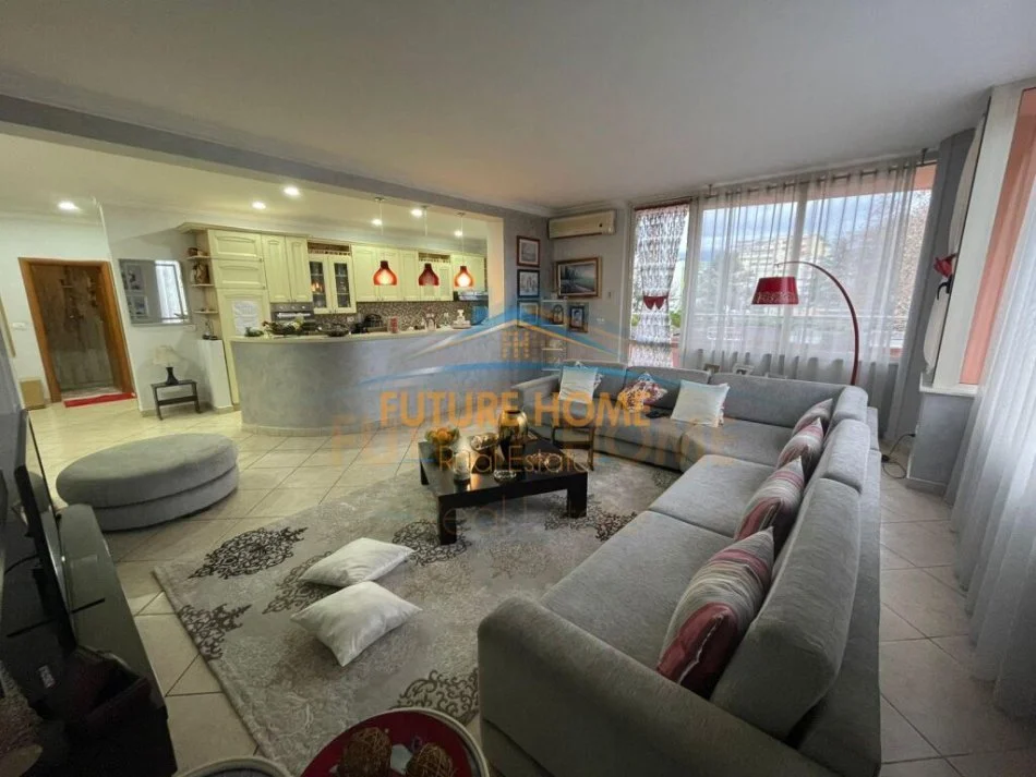 Tirane, jepet me qera 2+1 Kati 6, 117 m² (myslym shyri)