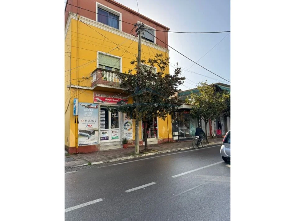 Kavaje, shitet ambjent biznesi Kati 0, 114 m² 220.000 € (Rruga Skuraj)