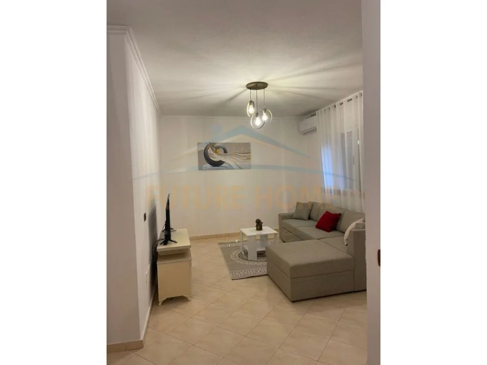 Durres, jepet me qera apartament 3+1 Kati 2, 87 m² 500 € (ukd)