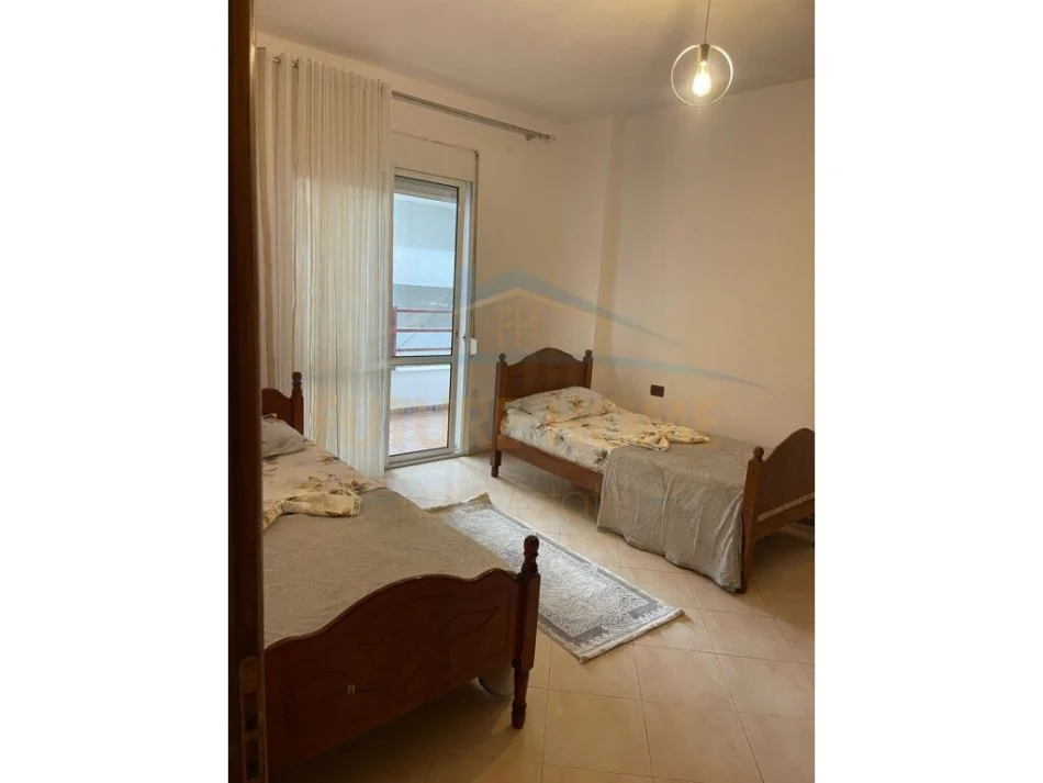 Durres, jepet me qera apartament 3+1 Kati 2, 87 m² 500 € (ukd)