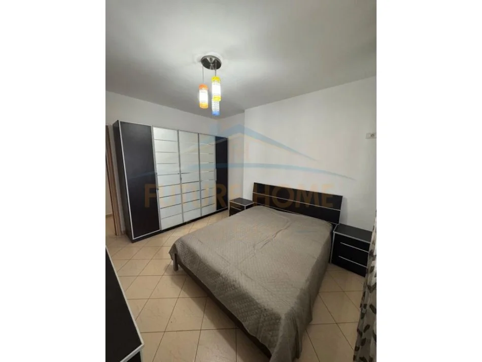 Tirane, jepet me qera apartament 2+1 Kati 5, 70 m² 530 € (UNAZA E RE)