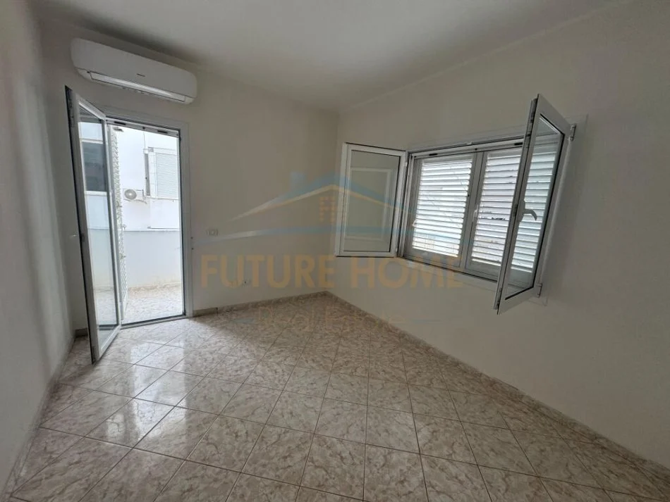 Durres, shitet apartament 1+1 Kati 3, 67 m² 72.000 € (Plazh Iliria, Durres)