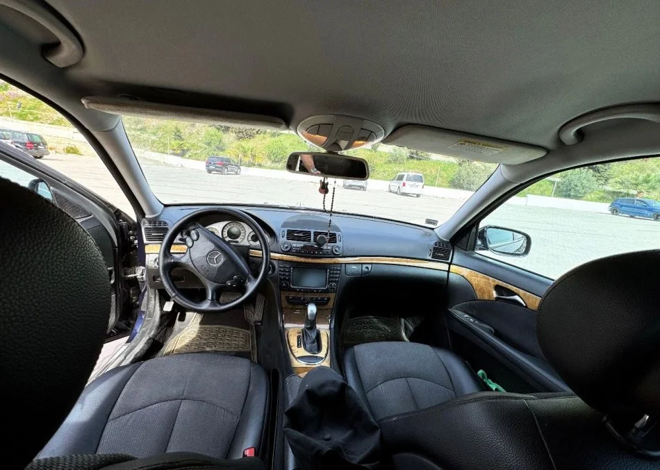 Tirane, shes makine Mercedes Benz Nafte, blu e errët automatik Kondicioner 330.133 km 5.700 €