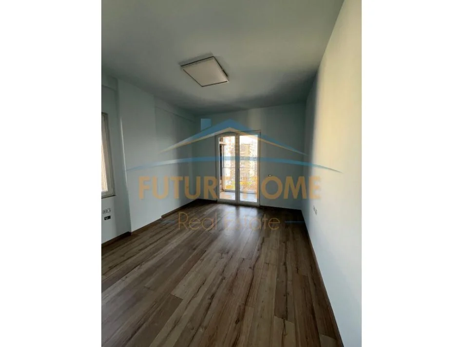 Tirane, shitet apartament 2+1+Ballkon Kati 6, 110 m² 250.000 € (Sali Butka)