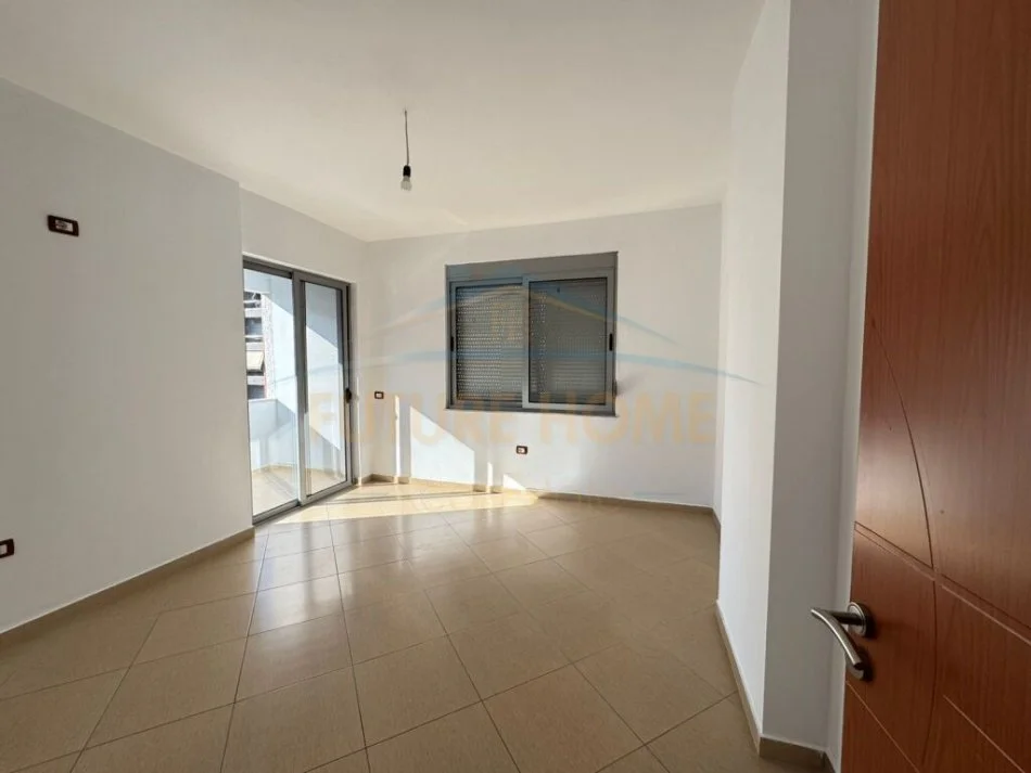 Tirane, shitet apartament 2+1 Kati 4, 106 m² 145.000 € (UNAZA E RE)