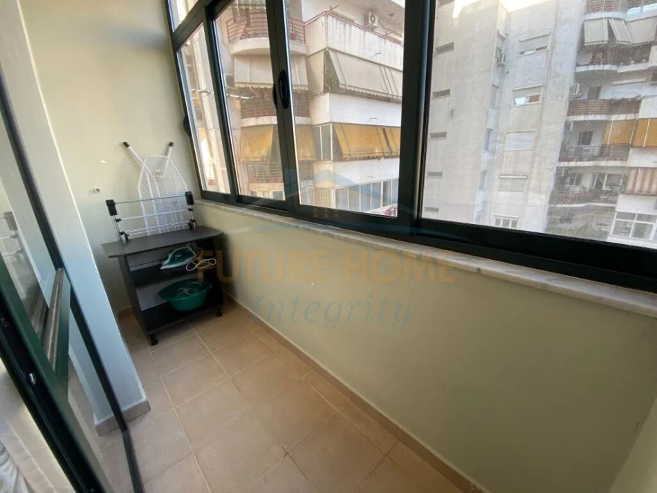Tirane, jepet me qera apartament 1+1 Kati 3, 62 m² 500 € (Xhamia e Tabakeve Tirane)