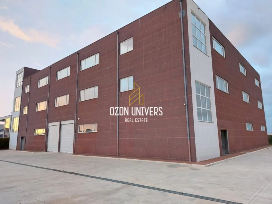 Durres, shitet magazine Kati 3, 1.281 m² 1.300.000 € (Portoromano, Durrës)