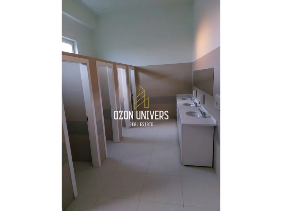 Durres, shitet magazine Kati 3, 1.281 m² 1.300.000 € (Portoromano, Durrës)