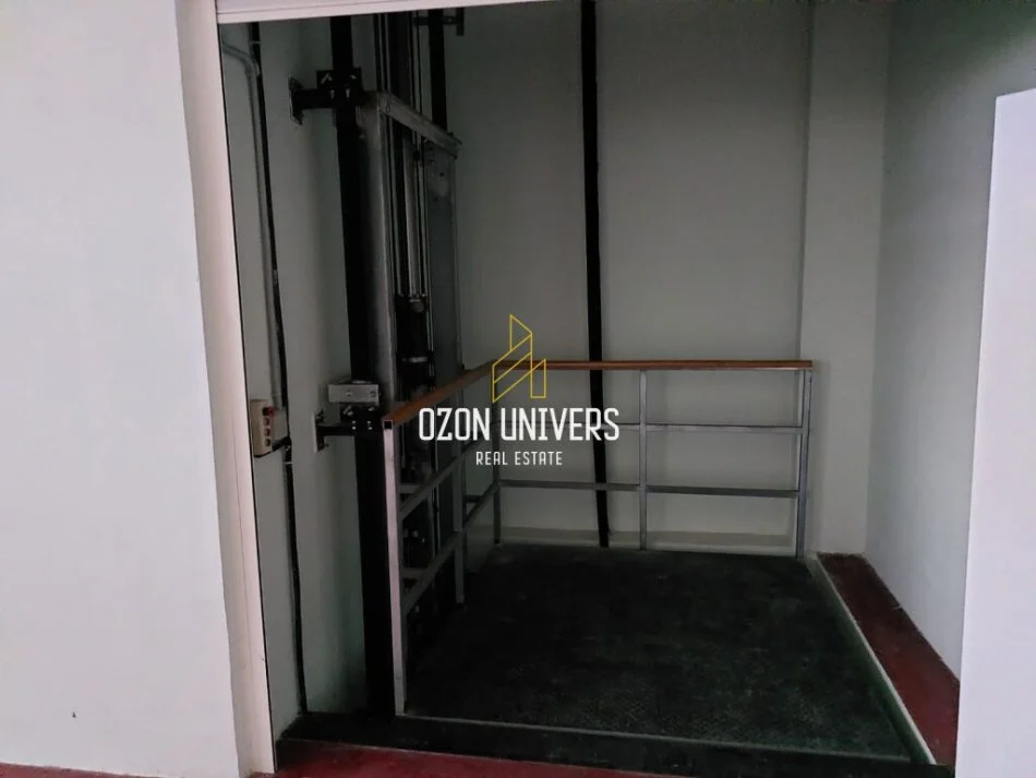 Durres, shitet magazine Kati 3, 1.281 m² 1.300.000 € (Portoromano, Durrës)