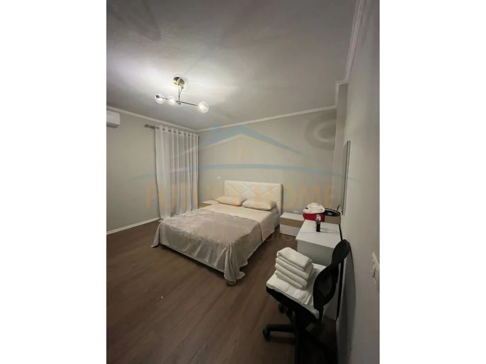 Tirane, jepet me qera apartament 1+1 Kati 6, 600 m² 600 € (Qender)