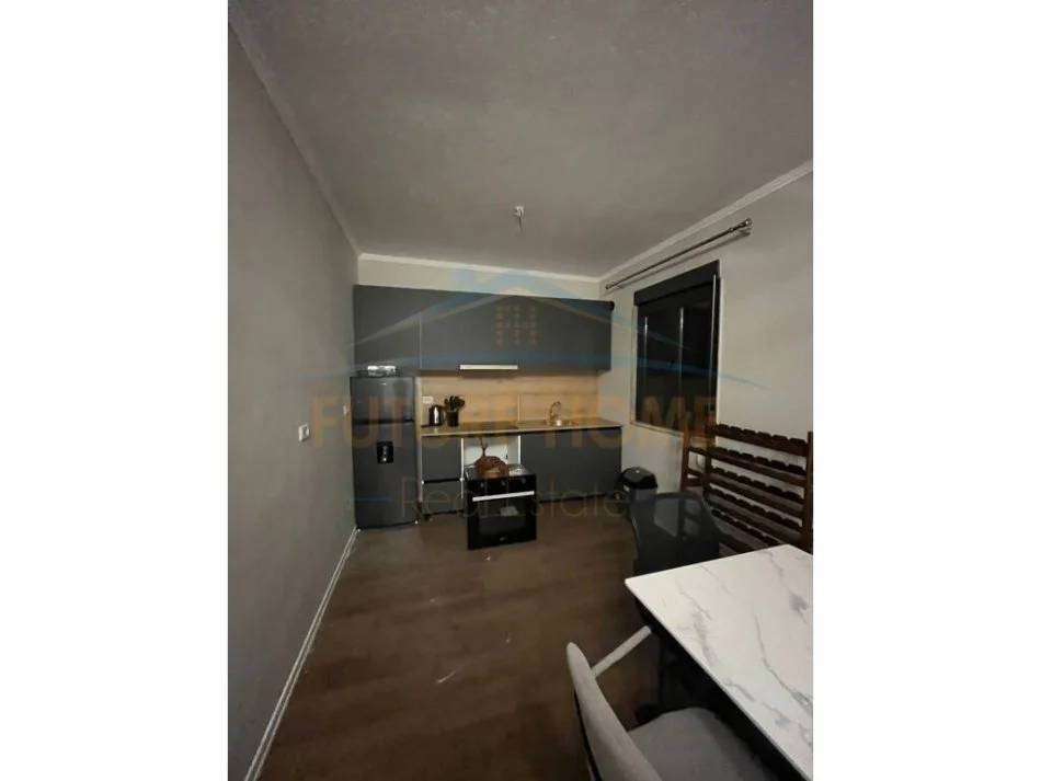 Tirane, jepet me qera apartament 1+1 Kati 6, 83 m² 600 € 