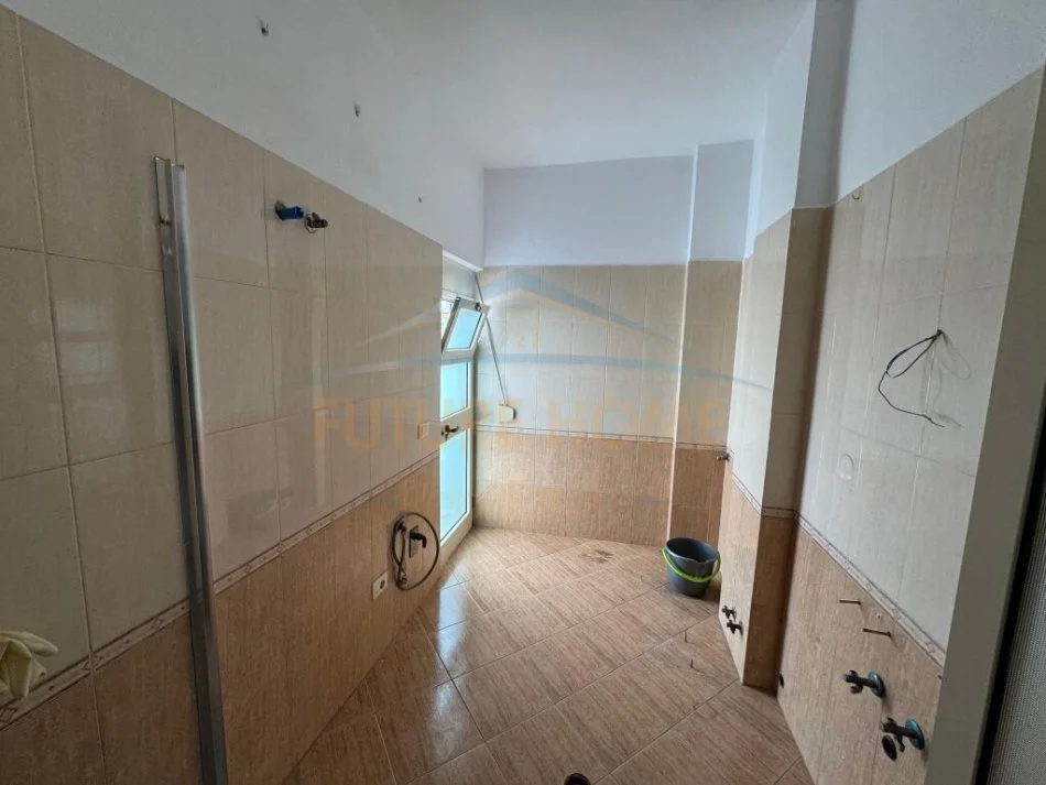 Durres, shitet apartament 2+1+Ballkon Kati 6, 100 m² 120.000 € (qender dures)