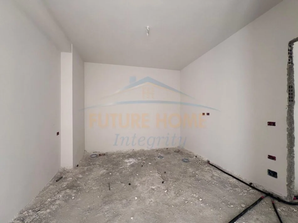 Tirane, shitet apartament 2+1 Kati 1, 93 m² 140.000 € (Yzberisht)