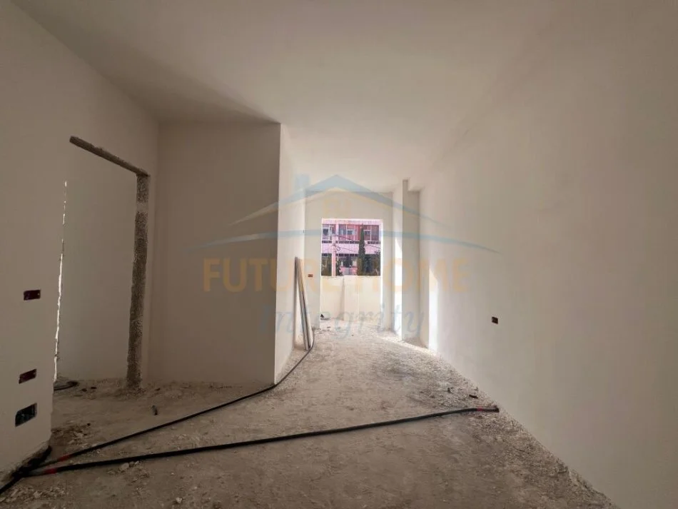 Tirane, shitet apartament 2+1 Kati 1, 93 m² 140.000 € (Yzberisht)