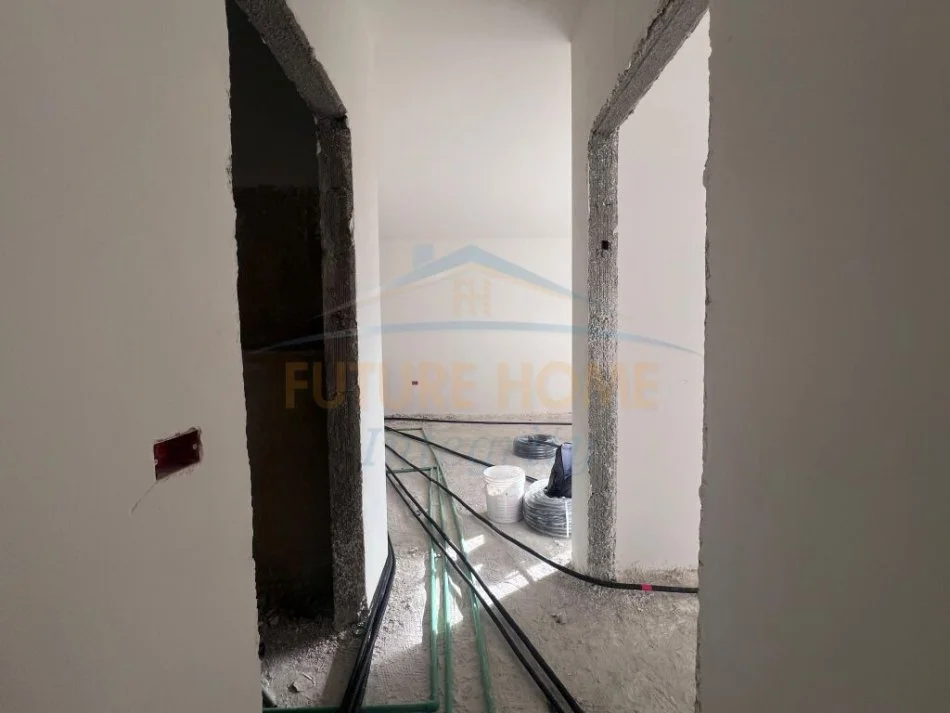 Tirane, shitet apartament 2+1 Kati 1, 93 m² 140.000 € (Yzberisht)