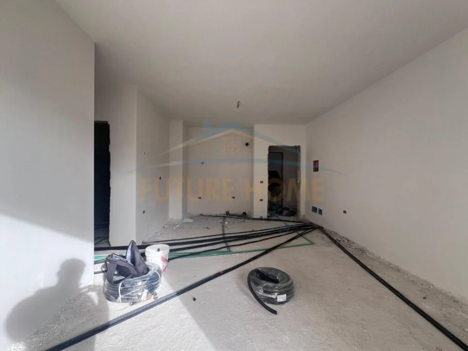 Tirane, shitet apartament 2+1 Kati 1, 93 m² 140.000 € (Yzberisht)