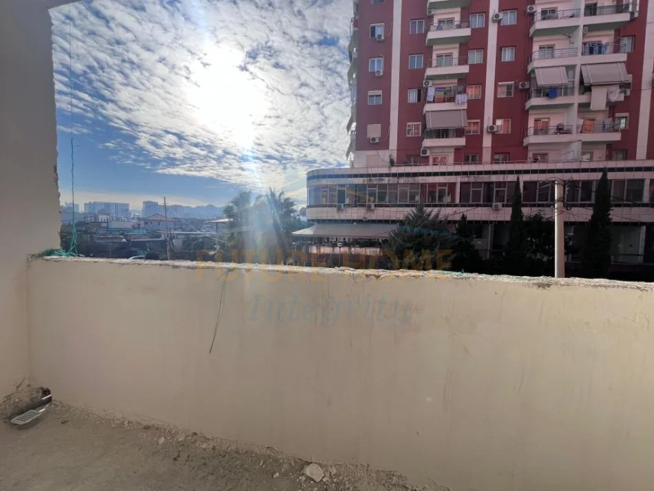 Tirane, shitet apartament 2+1 Kati 1, 93 m² 140.000 € (Yzberisht)