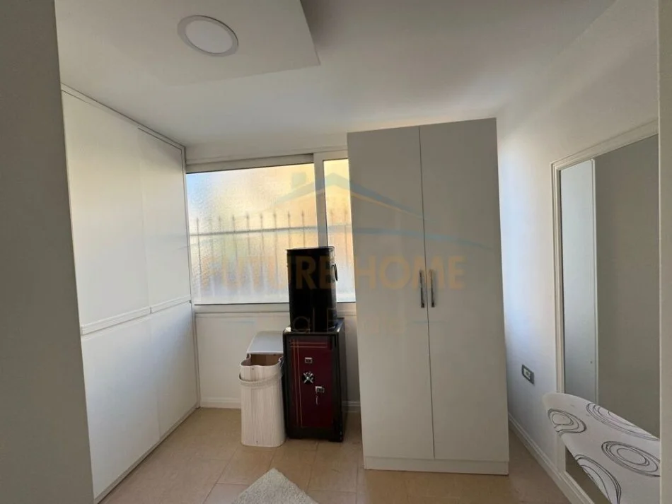 Tirane, jepet me qera apartament 3+1+Aneks+Ballkon Kati 1, 160 m² 1.200 € (Fakulteti i Inxhinierise se Ndertimit)