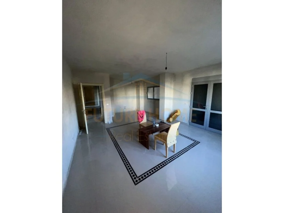 Durres, shitet apartament 3+1 Kati 2, 220 m² 185.000 € (Tek Spitali Rajonal, Durres)