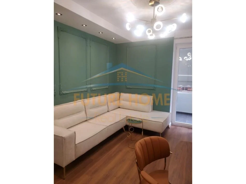 Tirane, jepet me qera apartament 2+1 Kati 2, 600 € (selvia)