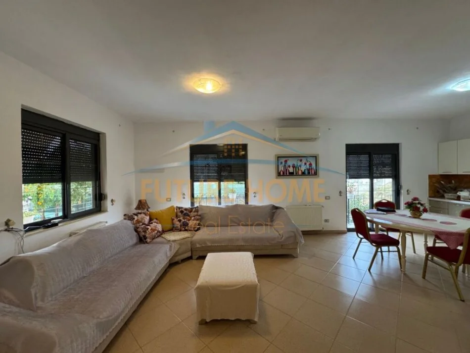 Tirane, jepet me qera apartament 2+1+Ballkon Kati 1, 119 m² 400 € (Selite)