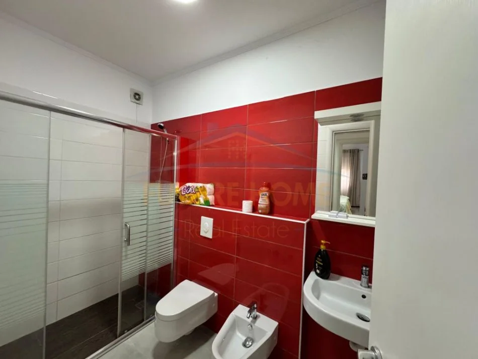 Tirane, jepet me qera apartament 1+1 Kati 4, 75 m² 550 € (oxhaku)