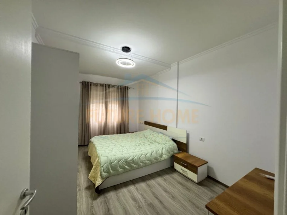 Tirane, jepet me qera apartament 1+1 Kati 4, 75 m² 550 € (oxhaku)