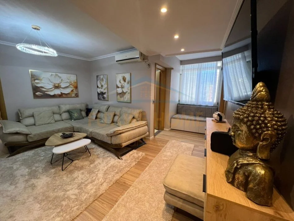 Tirane, shitet apartament 2+1 Kati 9, 112 m² 230.000 € (Myslym Shyri)